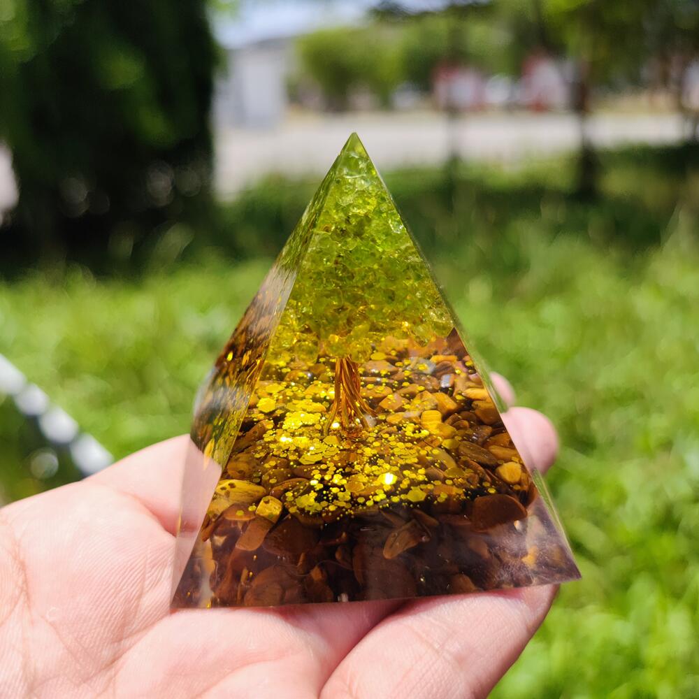 Pyramide Orgonite 60mm fait à la main Arbre de Vie