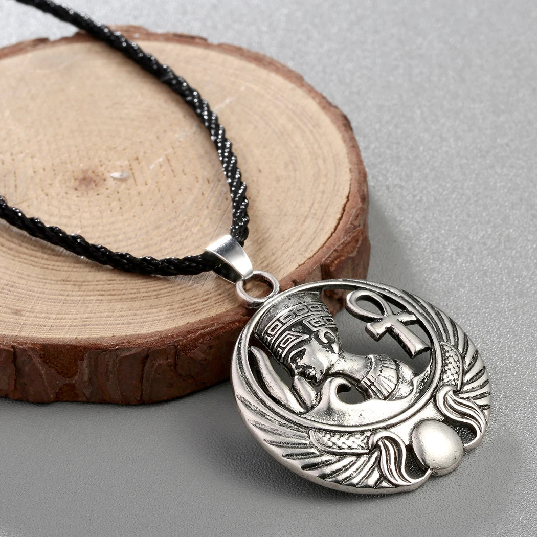 Pendentif Reine Néfertiti Égypte Antique