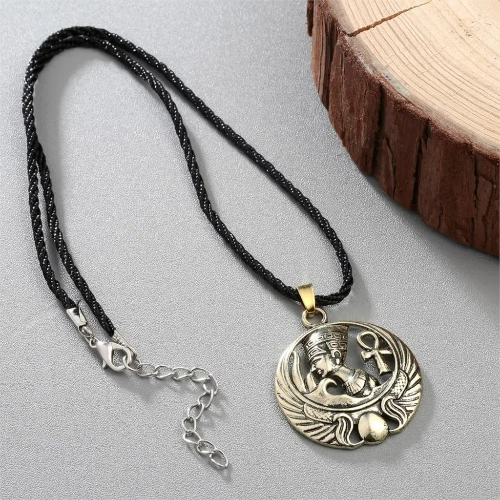 Pendentif Reine Néfertiti Égypte Antique