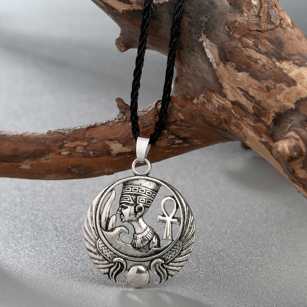 Pendentif Reine Néfertiti Égypte Antique