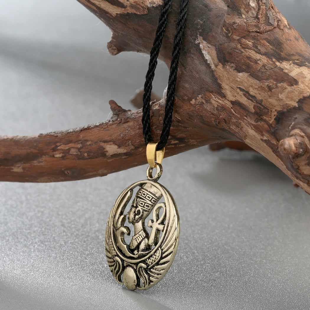 Pendentif Reine Néfertiti Égypte Antique