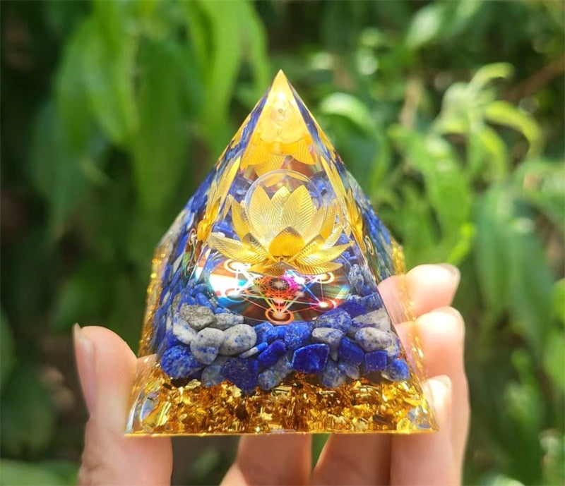 Pyramide Orgonite Crystale Pierre Naturelle