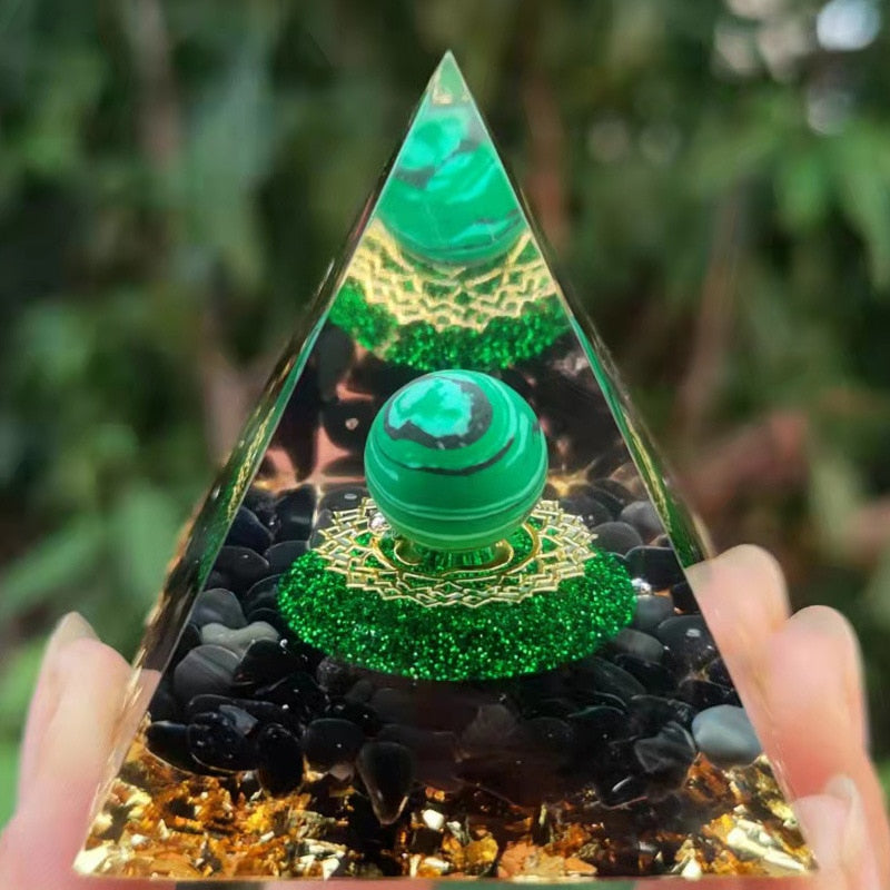 Pyramide Orgonite Crystale Pierre Naturelle