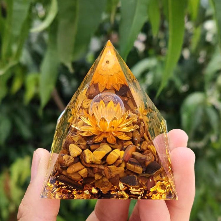 Pyramide Orgonite Crystale Pierre Naturelle