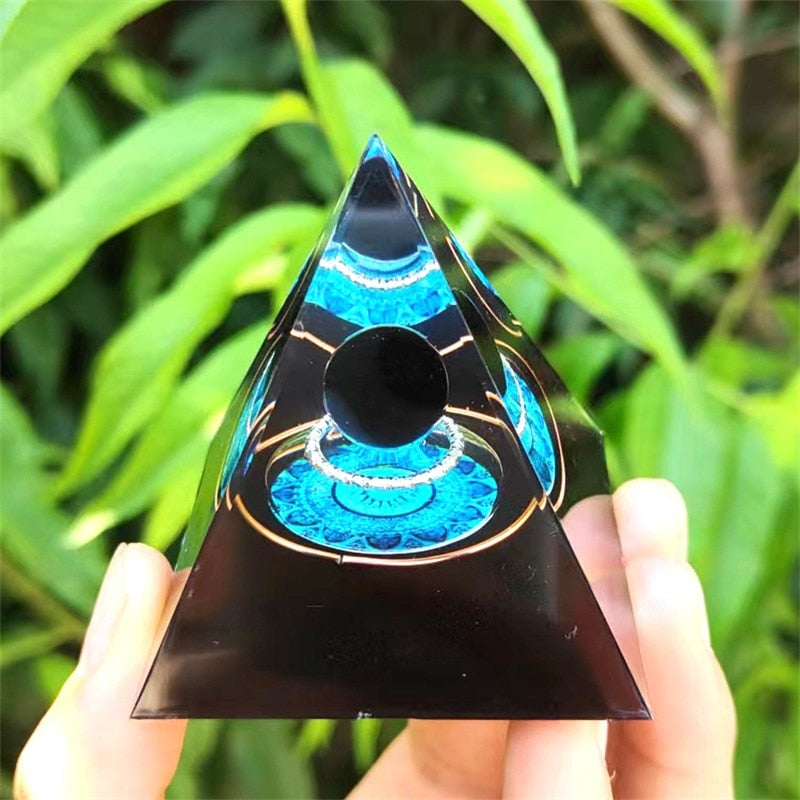 Pyramide Orgonite Crystale Pierre Naturelle