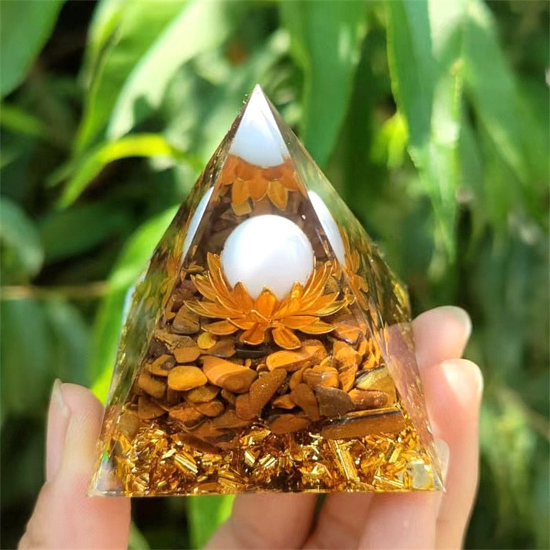Pyramide Orgonite Crystale Pierre Naturelle