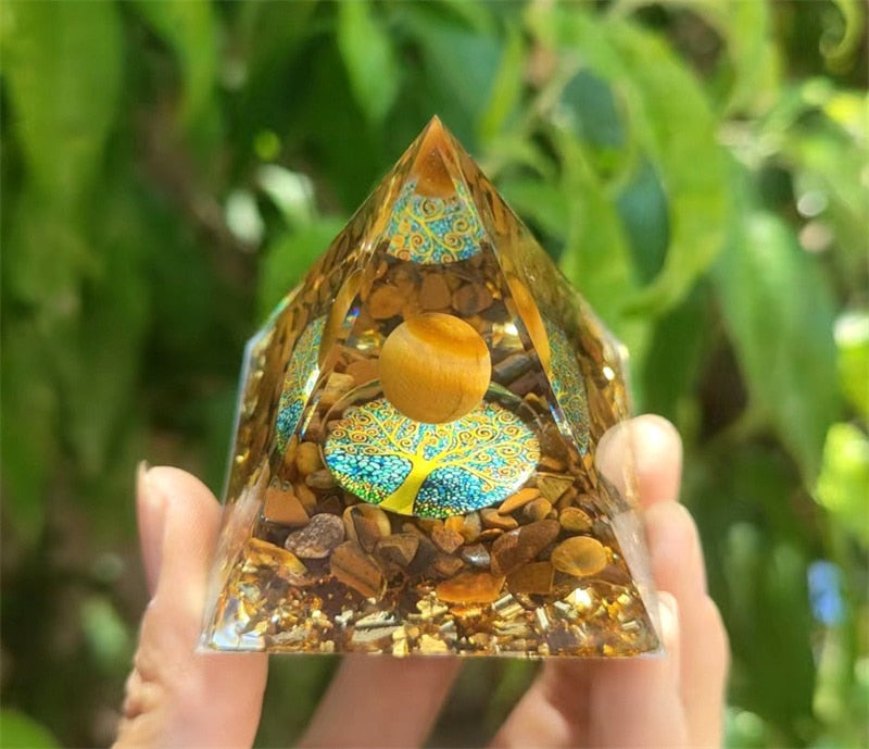Pyramide Orgonite Crystale Pierre Naturelle