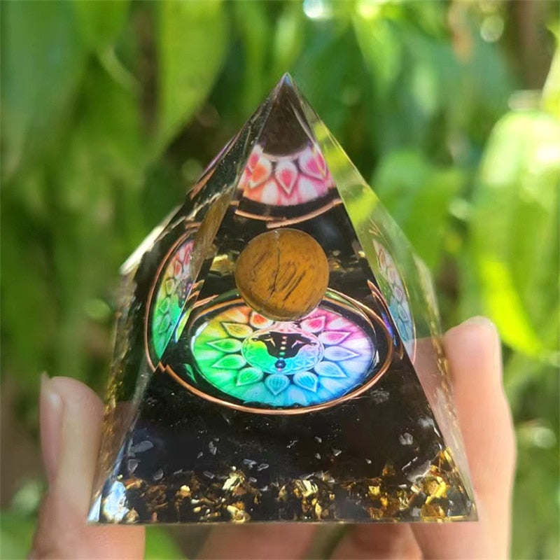 Pyramide Orgonite Crystale Pierre Naturelle