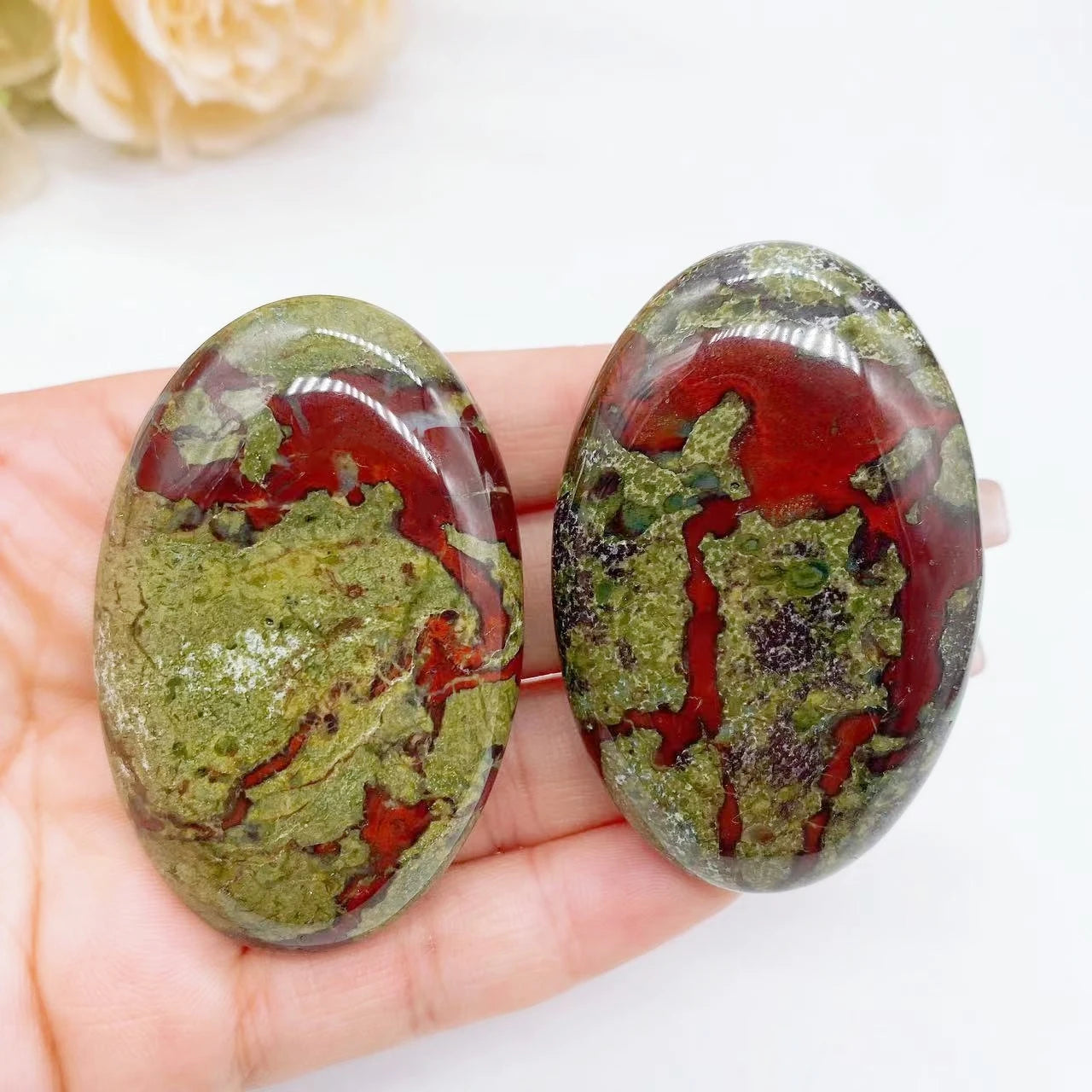 Natural Dragon Blood Stone Hot Compress Massage Palm Crystal Energy Reiki Healing Fingertip Toy Home Decoration Ellipse Gift